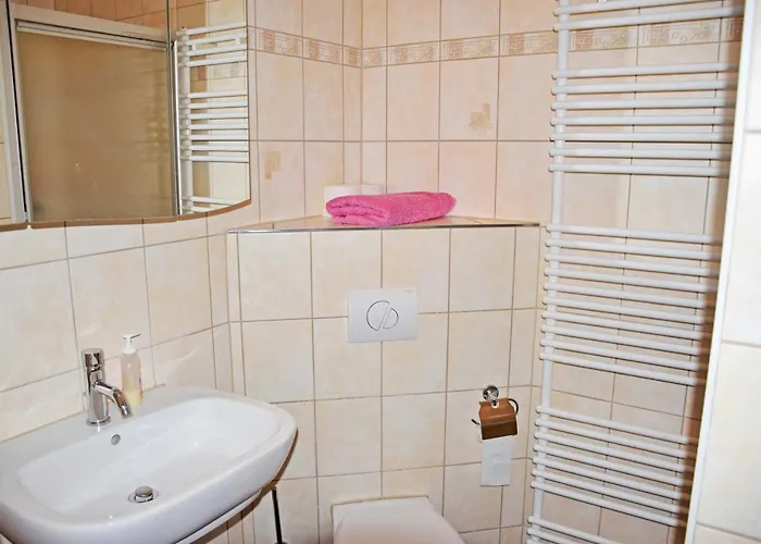 Ferienwohnung/ Ferienzimmer Asche アッシャースレーベン